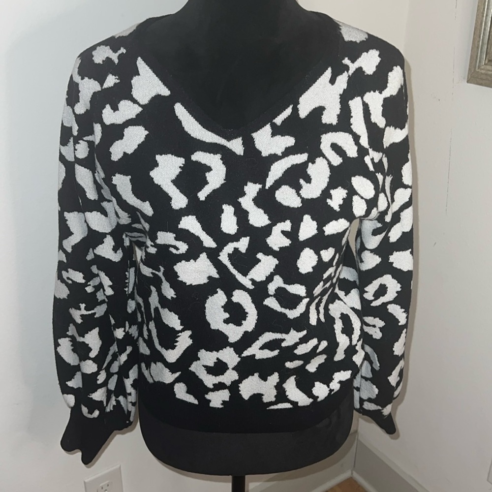 Philosophy Republic Cloth V neck long sleeves animal print black white sweater M